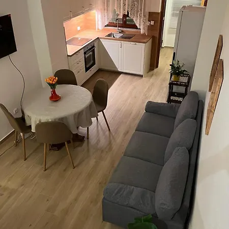 Malenko - Charming 2-bedroom House Near Old Town Appartamento